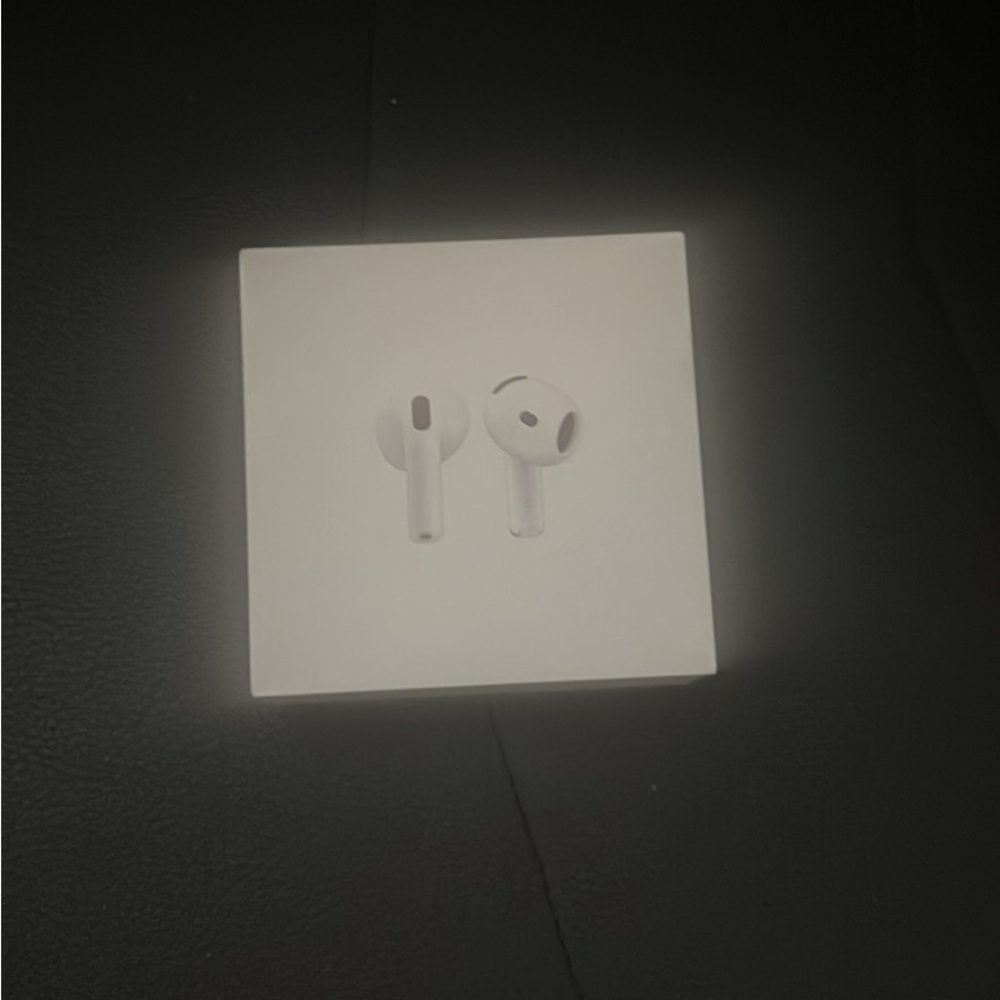 Apple AirPods 4